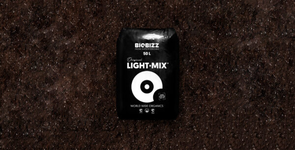light-mix-packshot.jpg BioBizz Light-Mix Palette 65x 50 Liter Organischer Dünger